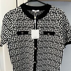 Sioni Monochrome Geometric Patterned Top
